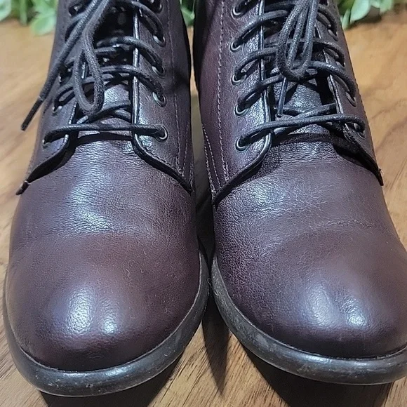 Vintage Frye Carson Dark Brown Leather Lace Up Booties - Picture 7 of 16